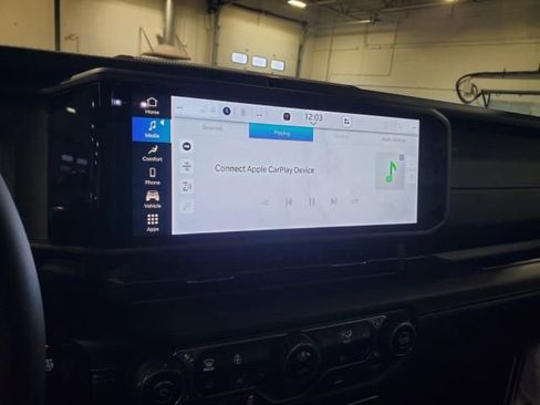 Used 2024 Jeep Wrangler Unlimited Sahara image 25