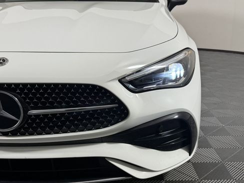 Used 2024 Mercedes-Benz CLE 450 4MATIC Cabriolet image 12