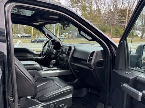 Used 2017 Ford F150 XLT w/ Equipment Group 302A Luxury image 18