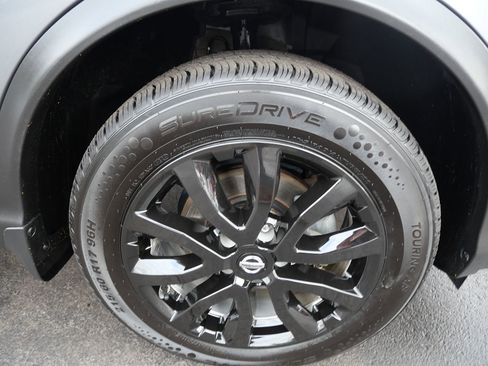 Used 2020 Nissan Rogue Sport SV image 32