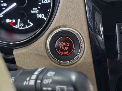 Used 2014 Nissan Rogue SV w/ SV Premium Package AWD/4WD image 18