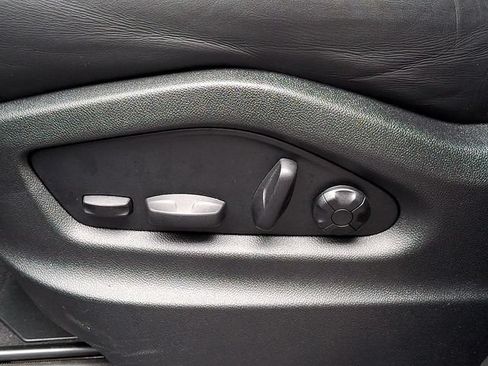 Certified 2025 Porsche Cayenne GTS AWD/4WD image 17