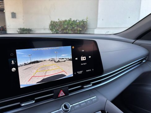 Used 2025 Hyundai Elantra SEL FWD image 20
