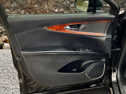 Used 2018 Lincoln MKX Reserve w/ Driver Assistance Package image 21