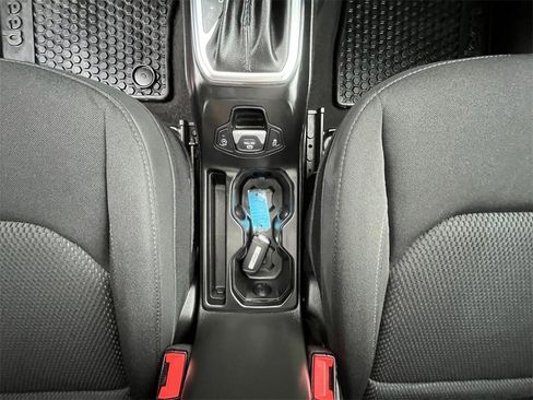 Used 2023 Jeep Renegade Latitude w/ Sun/Sound Group image 12