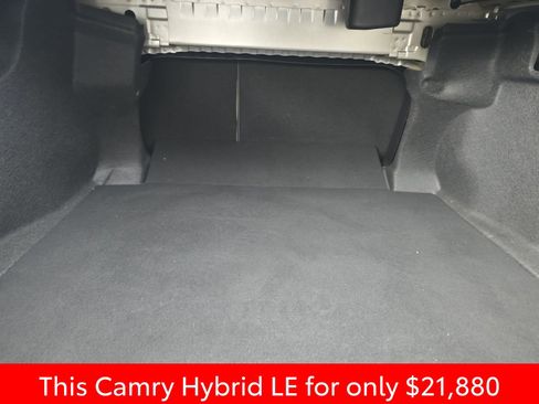 Used 2020 Toyota Camry LE image 18