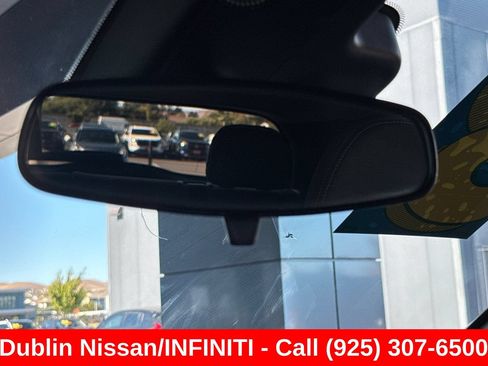 Used 2023 Chevrolet Bolt EUV LT FWD image 26