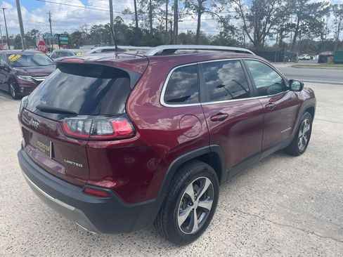 Used 2019 Jeep Cherokee Limited image 5