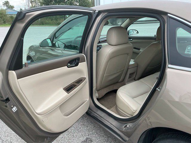 Used 2006 Chevrolet Impala LT FWD image 16