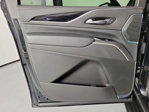 Certified 2024 Cadillac Escalade ESV Sport AWD/4WD image 13