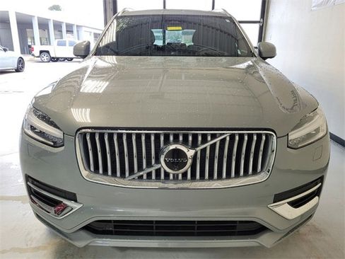Certified 2024 Volvo XC90 B6 Ultimate w/ Lounge Package image 4