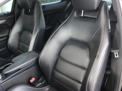 Used 2012 Mercedes-Benz C 250 Coupe image 23