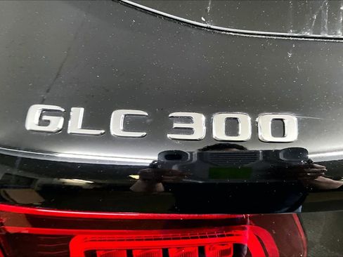 Used 2022 Mercedes-Benz GLC 300 4MATIC image 10