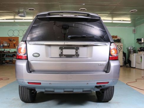 Used 2013 Land Rover LR2 HSE image 15