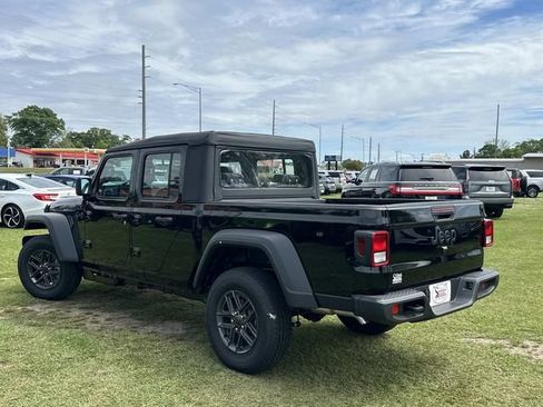 New 2026 Jeep Gladiator Sport AWD/4WD image 14