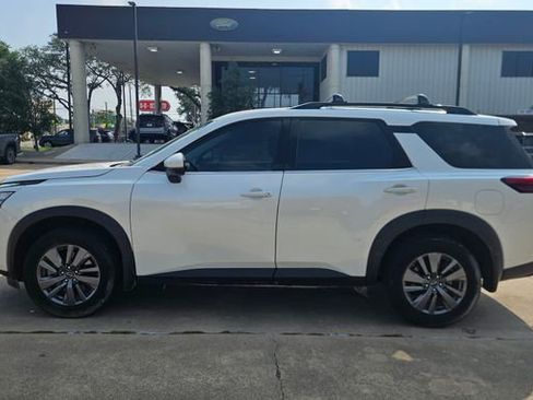 Used 2024 Nissan Pathfinder SV w/ Cargo Package FWD image 1