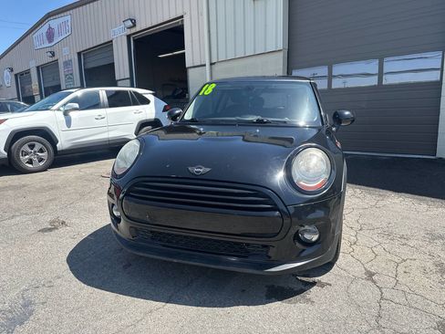 Used 2018 MINI Cooper 2-Door Hardtop image 2