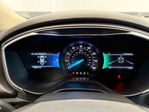 Used 2019 Ford Fusion SE FWD image 5