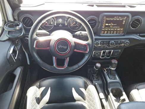 Used 2023 Jeep Wrangler Unlimited Sahara AWD/4WD image 5