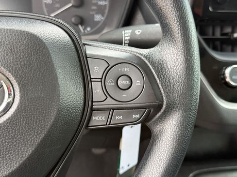 Used 2025 Toyota Corolla LE FWD image 16
