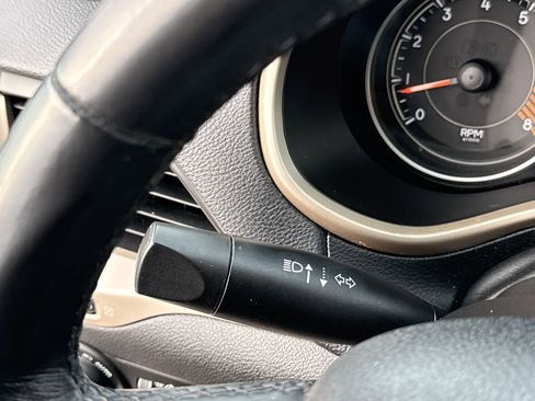 Used 2015 Jeep Cherokee Latitude image 28