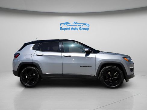 Used 2021 Jeep Compass Latitude FWD image 3
