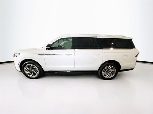 Used 2025 Lincoln Navigator L Reserve AWD/4WD image 29