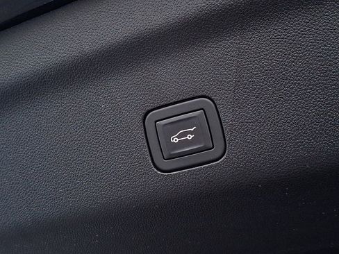 Used 2024 Chevrolet Suburban Premier w/ Premium Package image 29