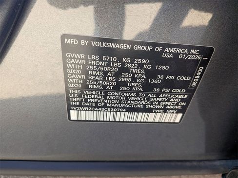 Used 2025 Volkswagen Atlas SE image 37