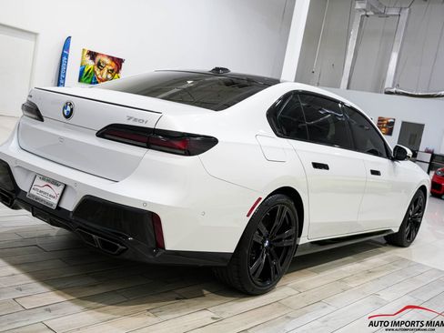 Used 2023 BMW 760i xDrive image 23