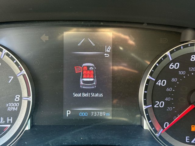 Used 2021 Toyota Highlander LE FWD image 27