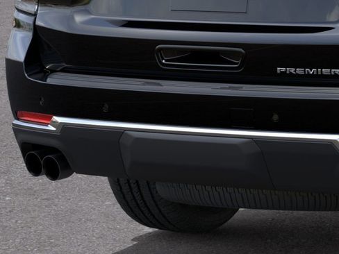 New 2025 Chevrolet Suburban Premier RWD image 14
