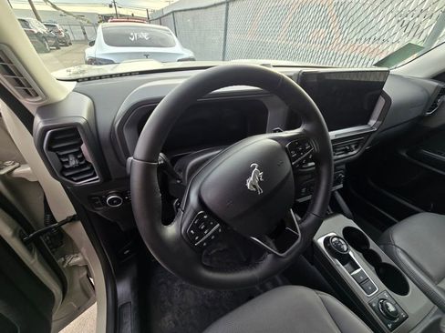 Used 2025 Ford Bronco Sport Badlands image 13