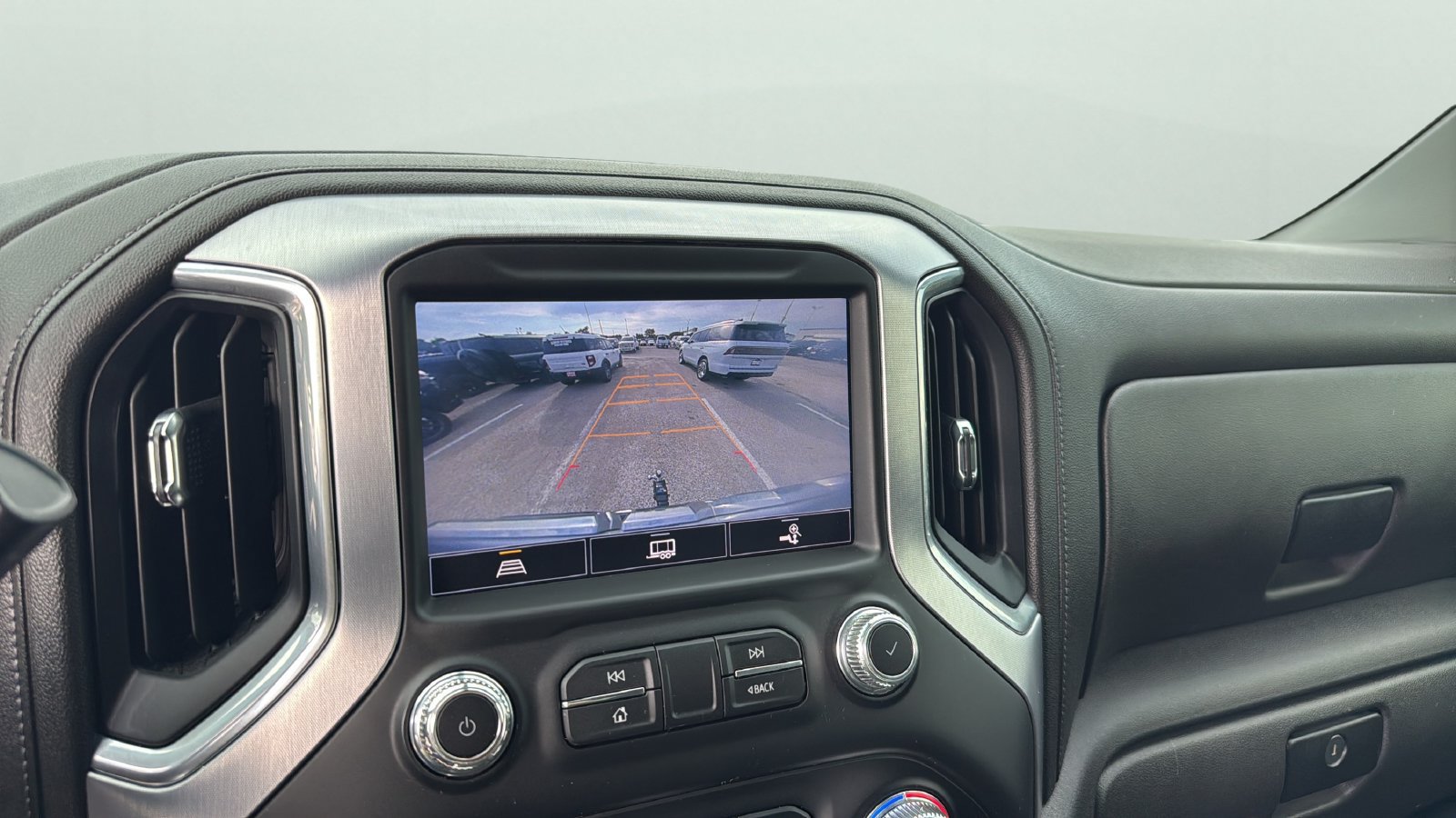 Used 2022 GMC Sierra 1500 SLT AWD/4WD image 18