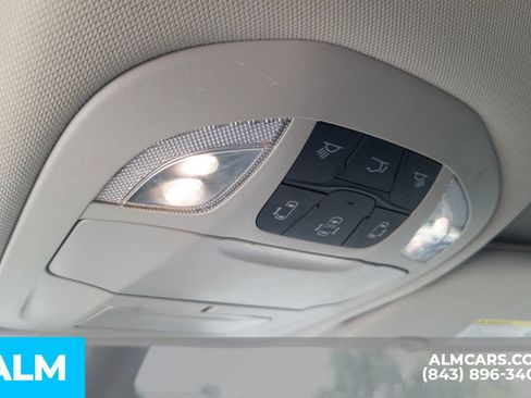 Used 2024 Chrysler Pacifica Touring-L FWD image 15