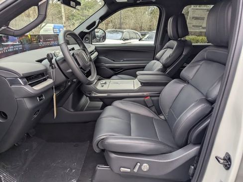 New 2026 Lincoln Navigator Reserve w/ Jet Appearance Package image 19