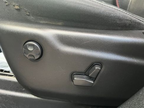 Used 2023 Dodge Durango GT image 32