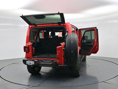 Used 2021 Jeep Wrangler Unlimited Sahara w/ Cold Weather Group image 39