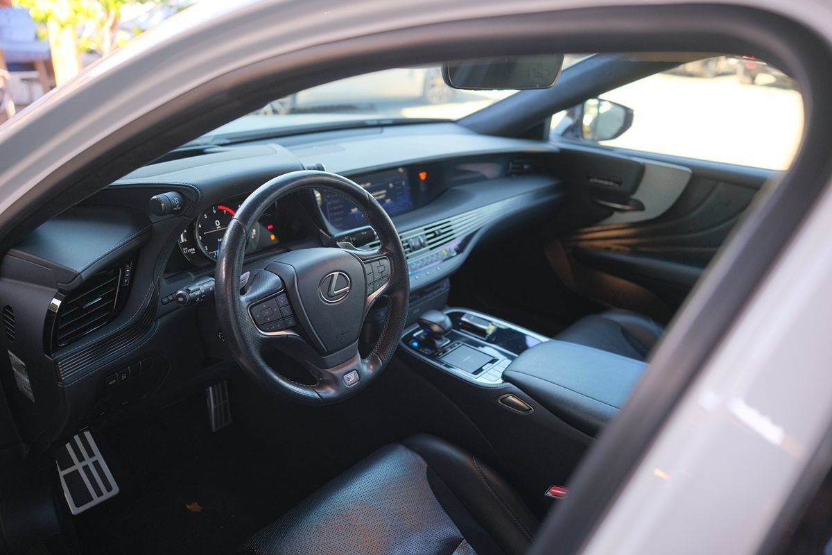 Used 2018 Lexus LS 500 F Sport w/ Performance Package RWD image 8