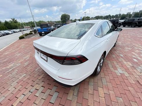 Certified 2024 Honda Accord EX image 33