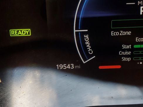 Certified 2025 Toyota Camry SE w/ Multimedia Upgrade Package image 25