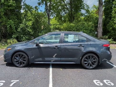 Used 2023 Toyota Corolla SE FWD image 8