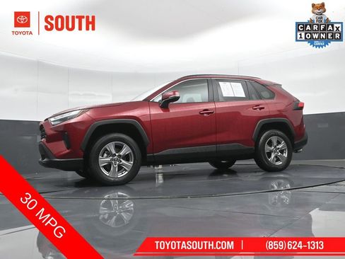 Used 2025 Toyota RAV4 XLE AWD/4WD image 40