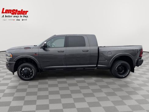 Used 2022 RAM 3500 Laramie AWD/4WD image 2