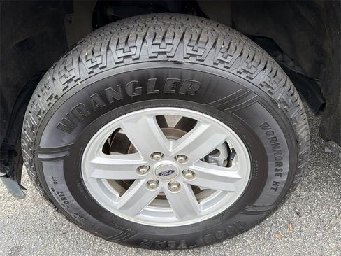 Used 2021 Ford F150 XLT image 11