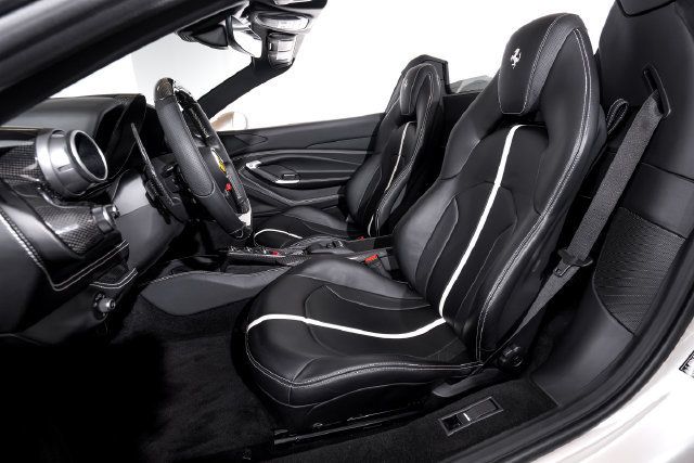 Used 2021 Ferrari F8 Tributo RWD image 4