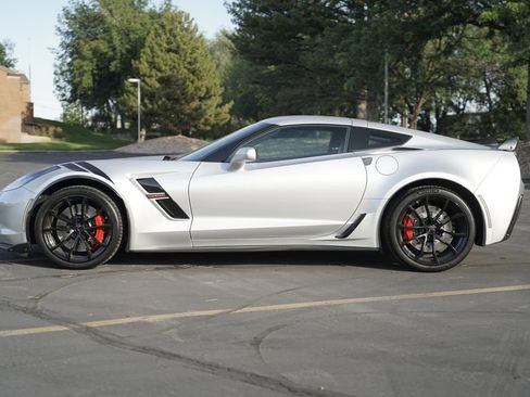 Used 2019 Chevrolet Corvette Grand Sport RWD image 2