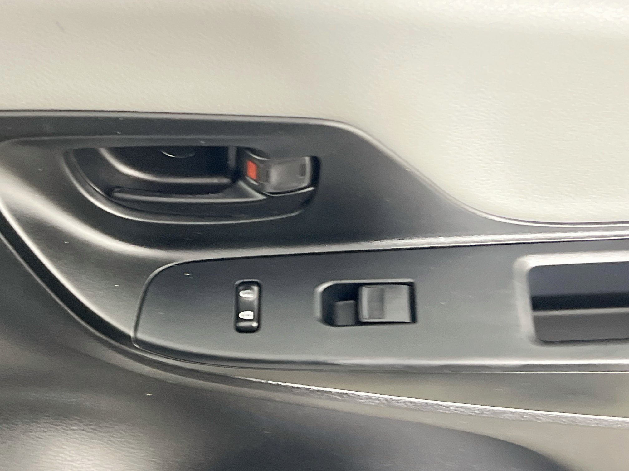Used 2017 Toyota Yaris L FWD image 30