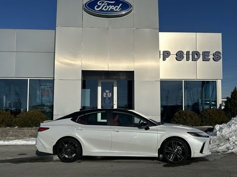 Used 2025 Toyota Camry XSE image 4