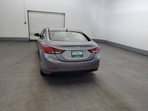 Used 2016 Hyundai Elantra SE w/ Option Group 02 FWD image 6